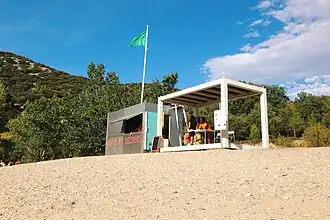 Le poste de secours du site.