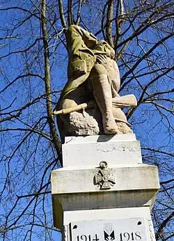 Le monument aux morts (détail).