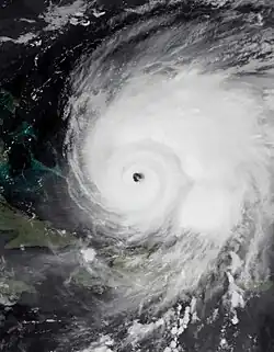 Fiona à son apex le 21 septembre à 2&nbsp;h&nbsp;55&nbsp;UTC.