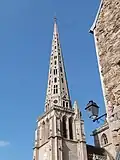 La flèche de la cathédrale de Tréguier est financée à la demande de Louis XVI sur la loterie royale.