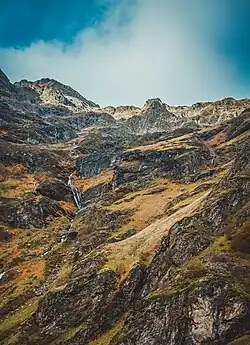 Flanc de montagne du lac d'Ôo.