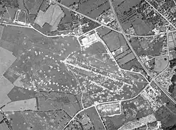 Aérodrome de Flers 03 juillet 1947 avec les trous de bombes rebouchés.