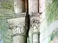 Croisillon sud, chapiteaux dans l'angle sud-est.
