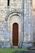 Porte nord à la base du clocher