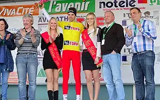 Lilian Calmejane est leader du classement général.