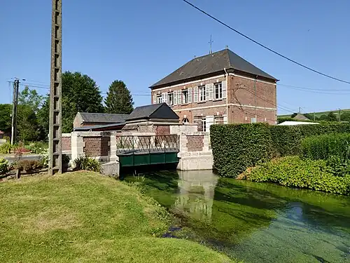 Le pont sur la Celle ét l'école.