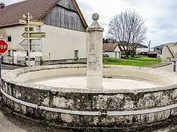 la fontaine ronde.