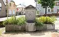 La fontaine.