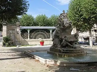 Place Amédée-Larrieu, à Bordeaux (1902).