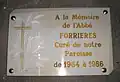 Plaque apposée dans l'église Saint-Clément en hommage à l'abbé Marcel Forrieres.