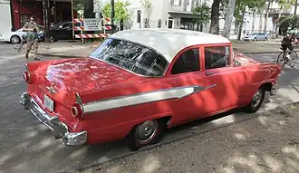 Mainline Tudor ou Business sedan.