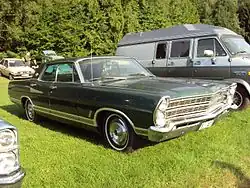 Ford LTD à toit rigide quatre portes de 1967