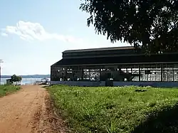 Vestiges d'usine de caoutchouc et débarcadère sur le Tapajos