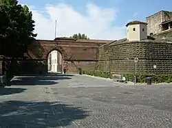 Accès à la forteresse, côté ville.