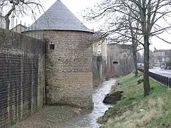 La tour du mess des lieutenants.