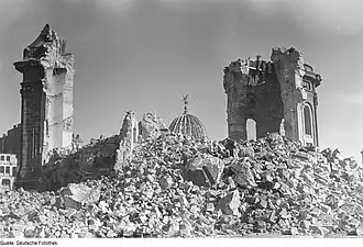 La Frauenkirche en ruines (1945).