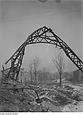 Un poteau déformé sur la ligne de chemin de fer en direction de Pirna.