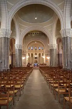 Nef de Notre-Dame de Bonabry.