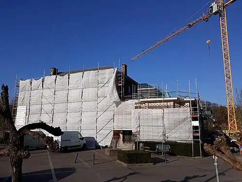 Façade principale en chantier.