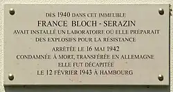 Plaque apposée sur la façade de l'immeuble sis 1 avenue Debidour à Paris dans le 19e&nbsp;arrondissement (angle de l’avenue avec le boulevard Sérurier) où France Bloch-Sérazin avait installé un laboratoire