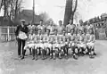 Guichemerre (assis, 1er à gauche) en équipe de France avant le match contre l'Irlande, pour le Tournoi 1921.