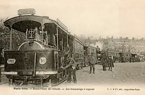 Ligne créée par le PSG, place de l'Étoile à Paris à destination de Courbevoie et Saint-Germain-en-Laye.