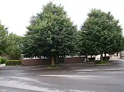 Discrète salle communale.