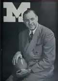 Fritz Crisler&nbsp;(en), entraîneur de Michigan en 1947.
