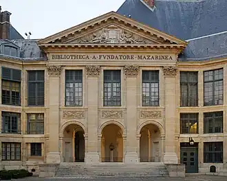 Fronton de la bibliothèque Mazarine à Paris, à laquelle a été léguée une partie des archives et de la bibliothèque de Faugère.