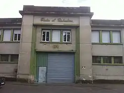 Ex papeteries Le Lux, bâtiments arts-décos la long de la Fure.