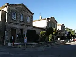 Les anciennes écoles.