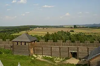 Reconstitution d'un grad slave en Pologne.