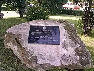 Głaz kieleckie getto.jpg