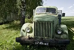 La vue de front d'un GAZ-51A (2012).