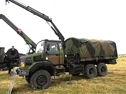 GBC 180 plateau et grue hydraulique