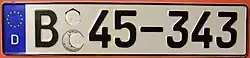 Plaque dépastillée d'un véhicule du personnel administratif et technique de l'ambassade de France à Berlin