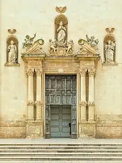 Portail de l'église Saint-Pierre et Paul