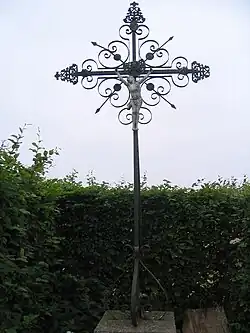 Calvaire au bord de la D 164.