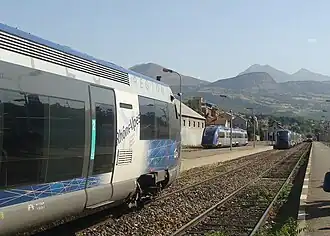 Automotrices en attente.