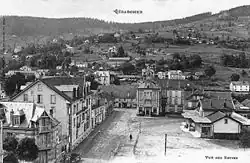 Place et premier bâtiment avant 1904