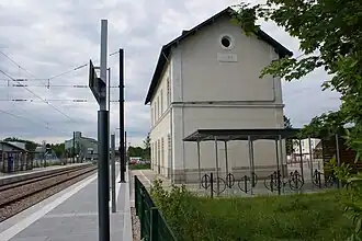 BV et abri pour les vélos.