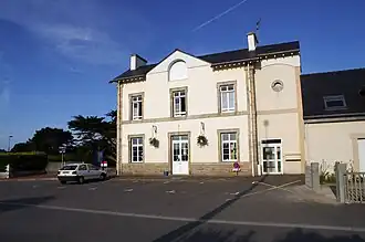 L'ancien bv remanié.