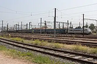La locomotive et les quatre premières voitures du train no&nbsp;3657.