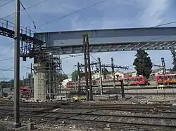 Le viaduc de Courbessac (section de ligne : Nîmes&nbsp;– Alès), alors en construction.