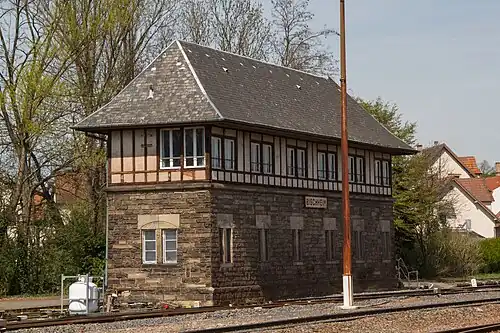 Poste d'aiguillage de la gare de Bischheim à l'architecture typique Alsace-Lorraine.