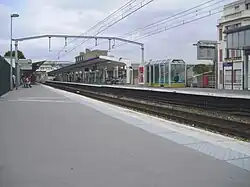 Vue en direction d'Aéroport CDG 2/Mitry - Claye depuis le quai pour ces destinations.