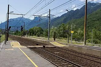 Le passage piéton planchéié.