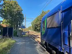 Une rame Z 5600, à quai, en direction de la gare de Versailles-Chantiers.