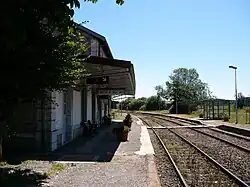 Côté quai de la gare de l'Hôpital du Grosbois.