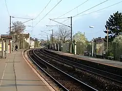 Les voies en direction de Paris.